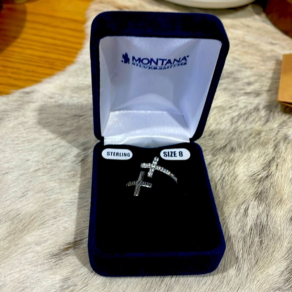 Montanan Silversmith Cross sterling ring